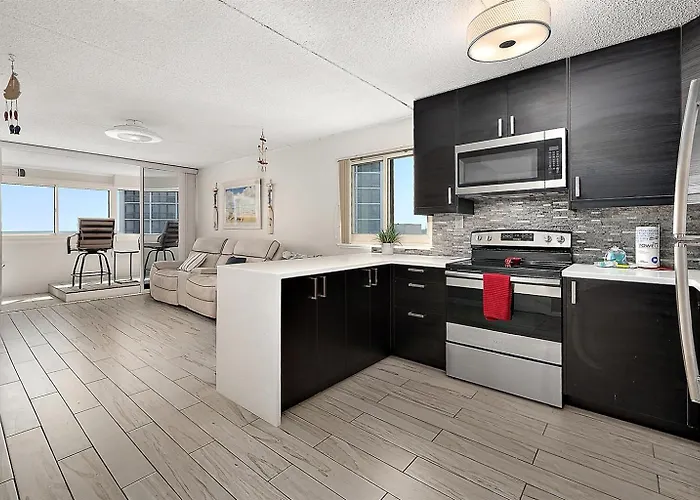2br Atlantis Oceanfront Condo, Outdoor Pool