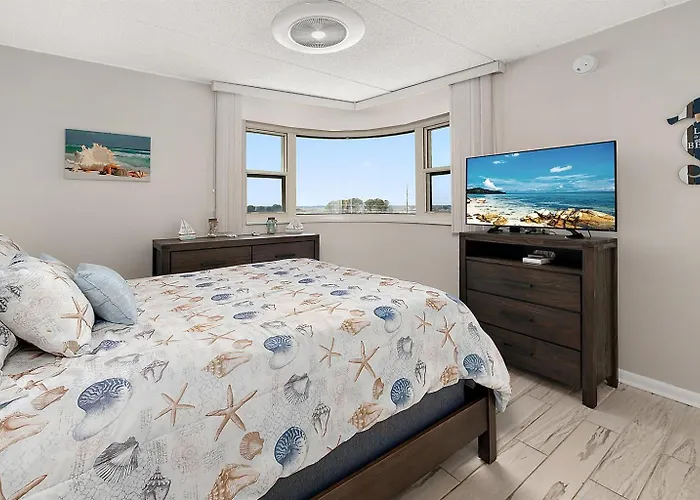 2br Atlantis Oceanfront Condo, Outdoor Pool