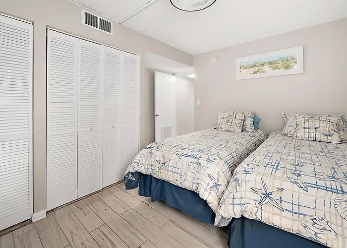 Apartment 2br Atlantis Oceanfront Condo, Outdoor Pool *
