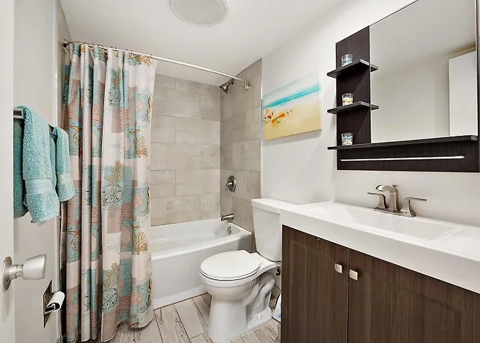 Apartment 2br Atlantis Oceanfront Condo, Outdoor Pool *