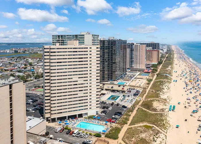 2br Atlantis Oceanfront Condo, Outdoor Pool